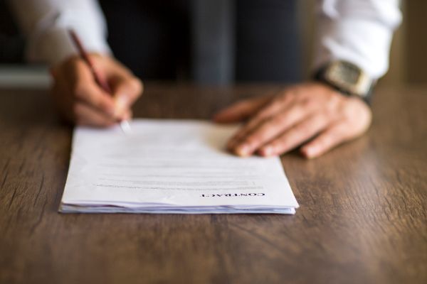 Arbitration clauses in business contracts